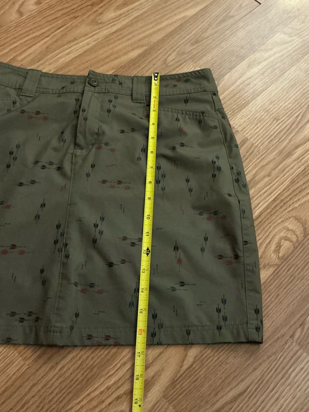 Eddie Bauer Olive Green Aztec Printed Skort Size 4 - Picture 6 of 7
